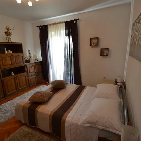 Julija Apartment *