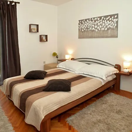 Julija Apartment