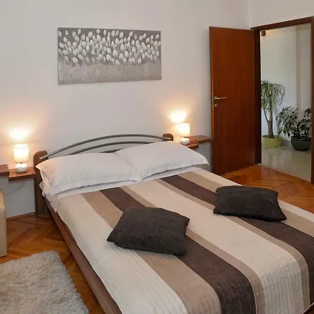 Julija Apartment Split